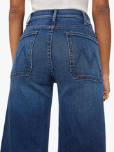 Load image into Gallery viewer, MOTHER Denim PETITES The Lil Hustler Roller Patch Pocket Sneak