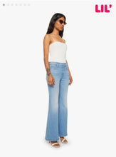 Load image into Gallery viewer, MOTHER Denim PETITES The Lil Doozy